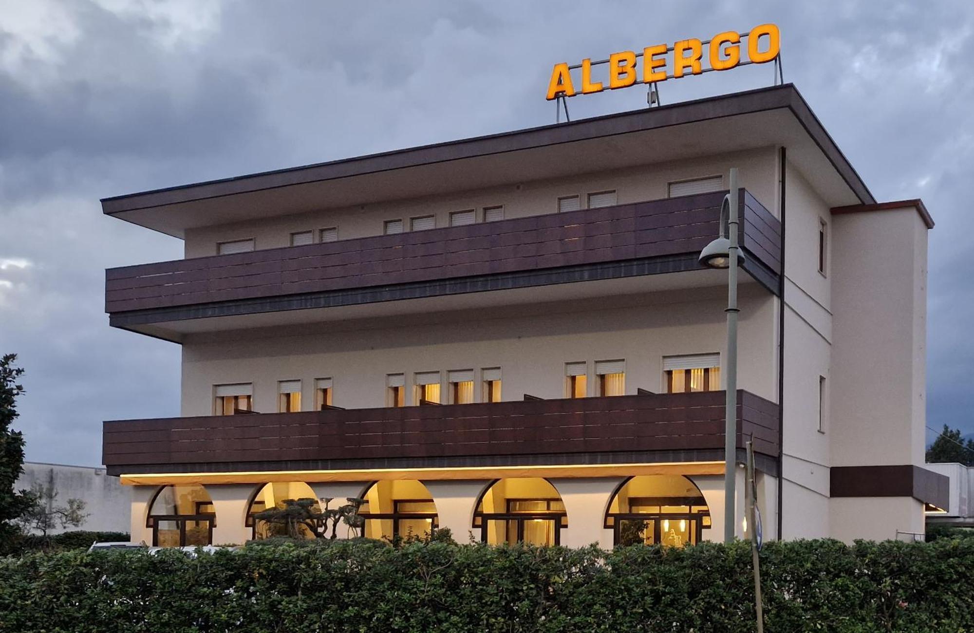 Albergo Ristorante Belvedere Thiene Exterior photo